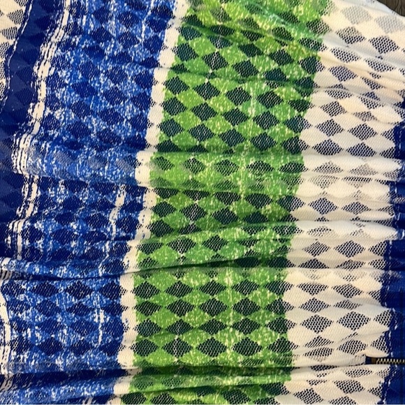 Gabby Skye Women's Sleeveless Stripe Printed Fit and Flare Cutout Dress - Picture 9 of 9